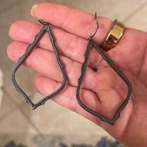 Kendra Scott earrings in gunmetal Exc Cond
